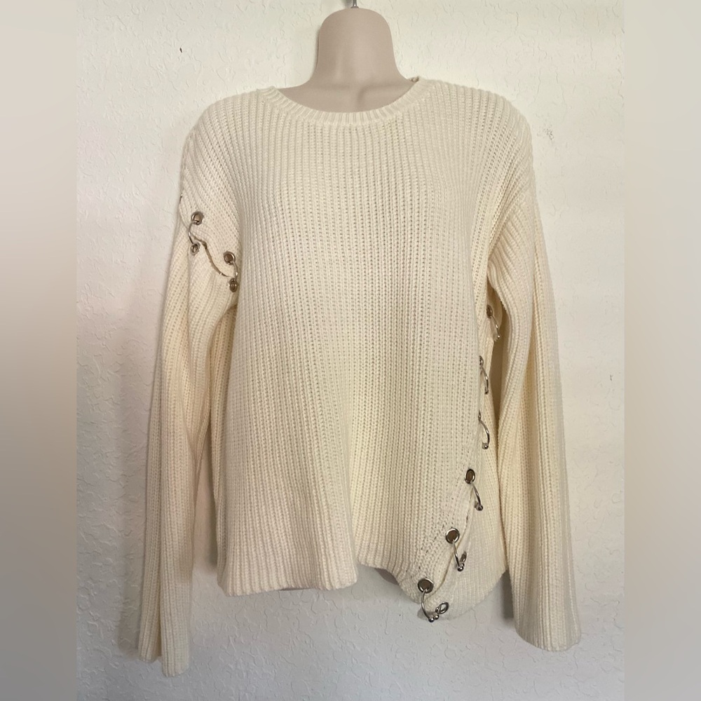 Forever 21 Beige Sweater Silver Rings Details Size Medium